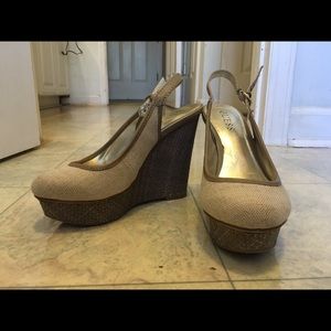 GUESS Slingback Close Toe Wedges