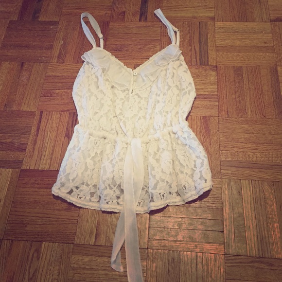 GILLY HICKS Lace tank