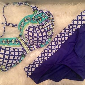 Cross back patterned bikini