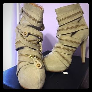 Cream+Gold Suede Bootie