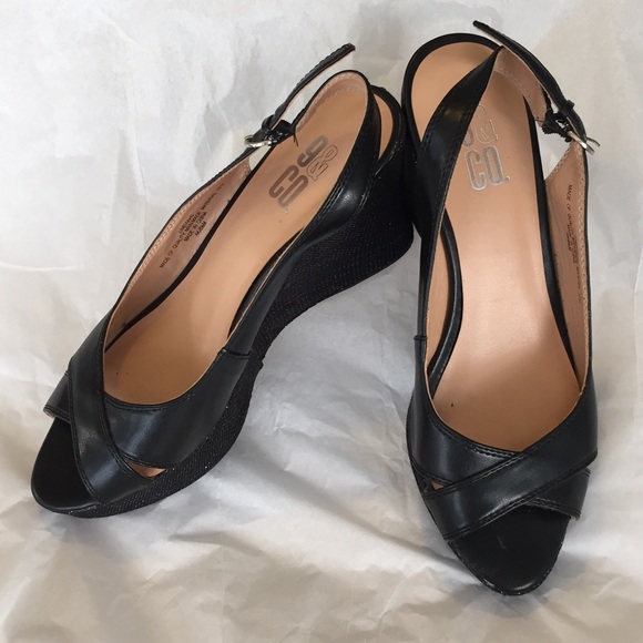 9&Co black wedge shoe