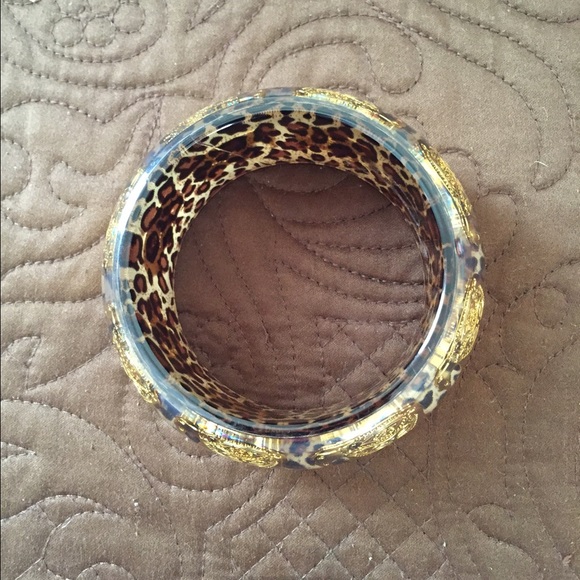 Fine detailed elephant bracelet! - Picture 2 of 3