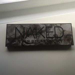 Urban Decay Naked Smoky pallet