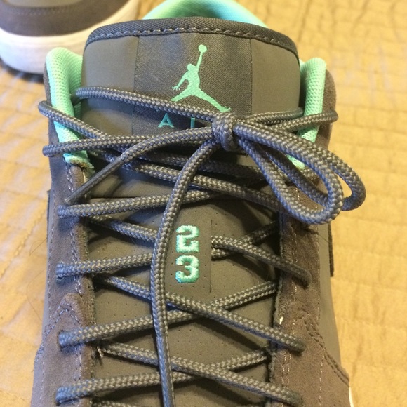 Shoes - Picture 3 of 4