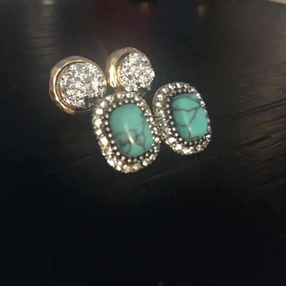 Set of 2 earrings