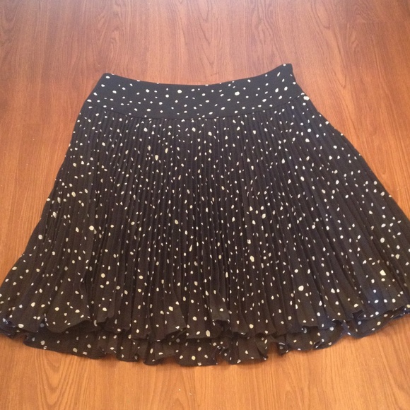 Ann Taylor navy blue polka pot skirt