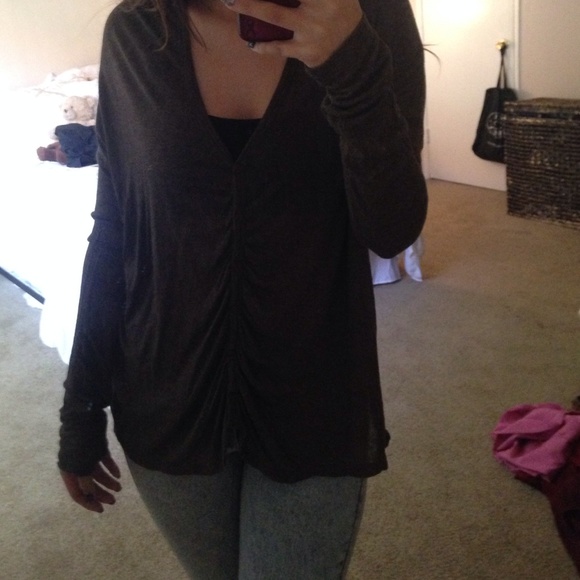 Long sleeve flowy top - Picture 1 of 2