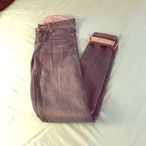GAP always skinny jean, perfect cond.