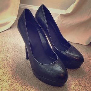 Black Leather Pumps