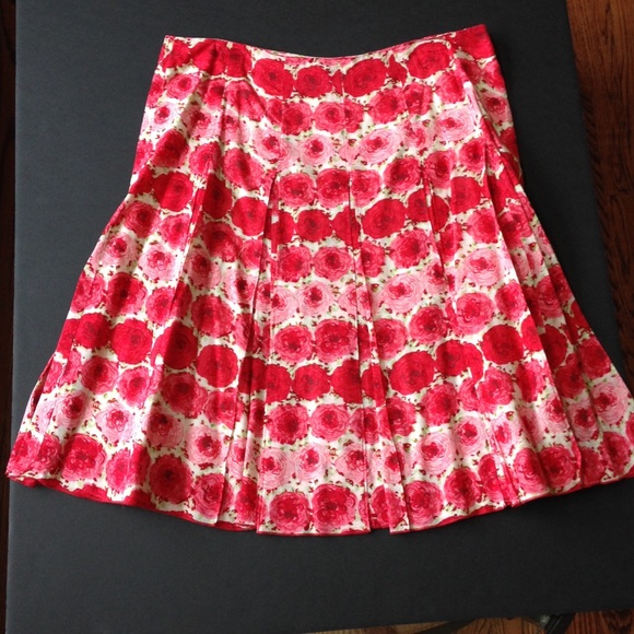 Size 14 Ann Taylor Floral Skirt - Picture 2 of 3