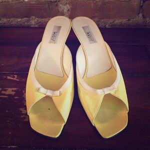 ♦️SOLD♦️Monica Magli Summer Yellow Kitten Heels