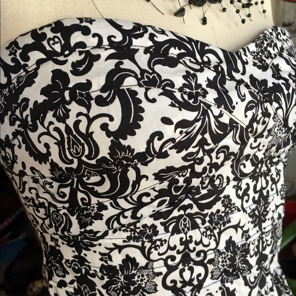 BNWOT Damask Print Strapless Formal Dress - Picture 2 of 4