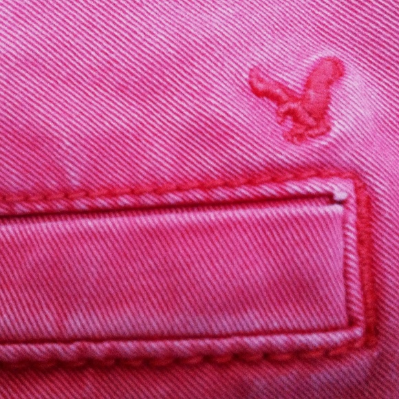 Size 6 American Eagle red shorts - Picture 3 of 3