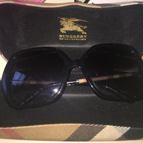 100% authentic Burberry sunglasses