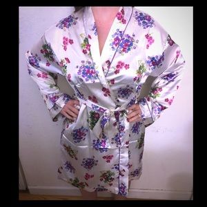 🌸Satin Floral Robe
