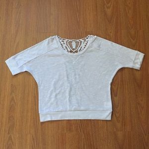 Light pink 1/2 sleeve shirt w lace detail