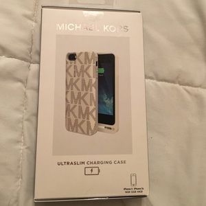 Micheal kors charging case