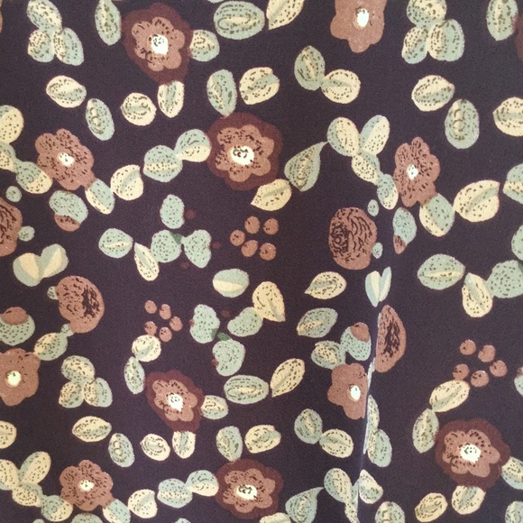 Browns & beige patterned dress with back zipper. - Picture 2 of 4