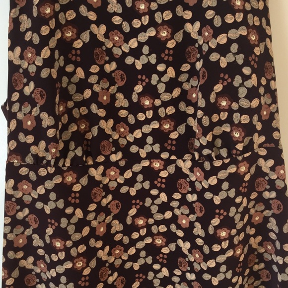 Browns & beige patterned dress with back zipper. - Picture 3 of 4