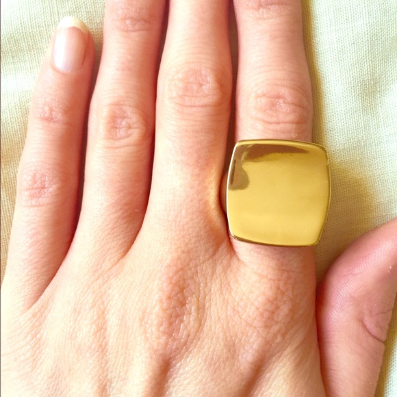 Cocktail ring