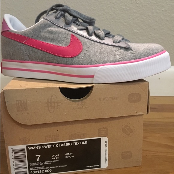 Never Been Worn NIKES!