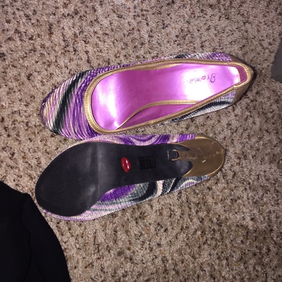 Heels - Picture 2 of 3
