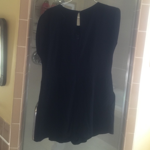 Jumper - Picture 2 of 2
