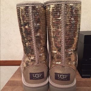 Size 7 UGG classic short sequin boots