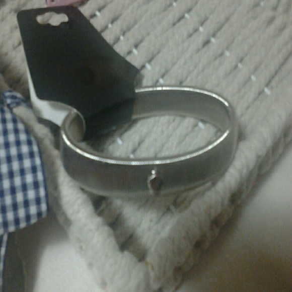 FINAL MARKDOWN... JEWLREY  Silver BRACELET.