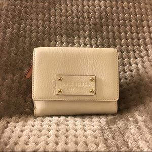 ❌SOLD❌ KATE SPADE bifold short leather wallet off white