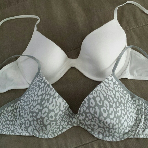 Xhilaration T Shirt Bra Set