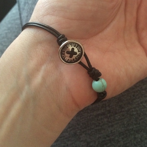 Fossil silver tone and leather orchid bracelet - Picture 2 of 4