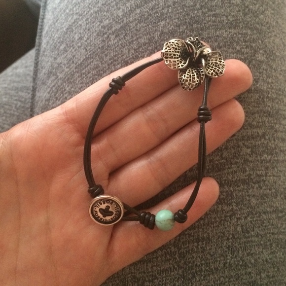 Fossil silver tone and leather orchid bracelet - Picture 4 of 4
