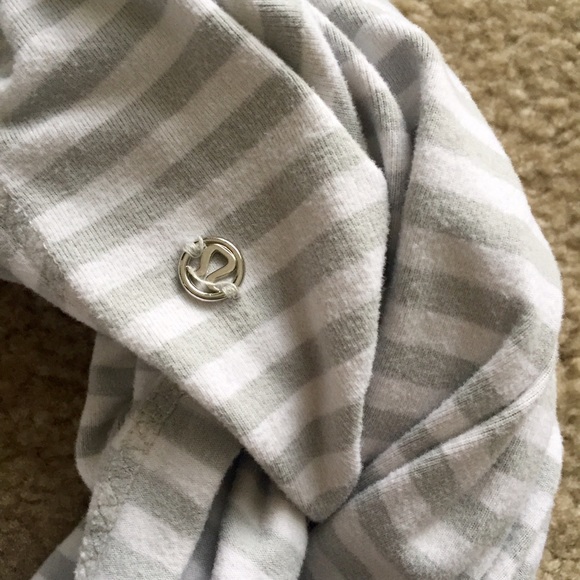 lululemon Infinity Scarf - Picture 3 of 4