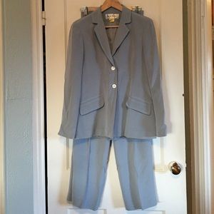 Rena Rowan size 8 sky blue suit