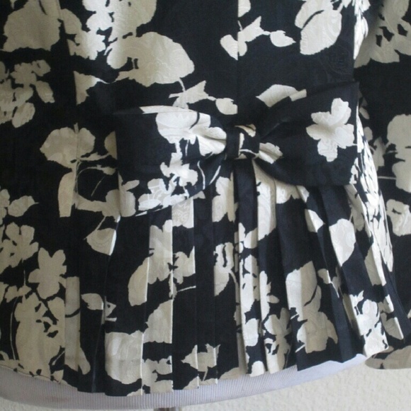 Vintage The Backroom At Loehman's Silk Floral Blazer - Picture 3 of 4