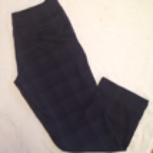 Nike Pants - NIKE GOLF DRI-FIT Capri - Size 4