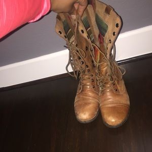 Combat boots