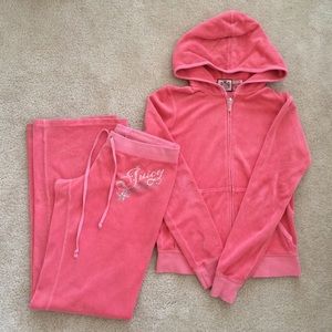 J U I C Y   C O U T U R E   tracksuit