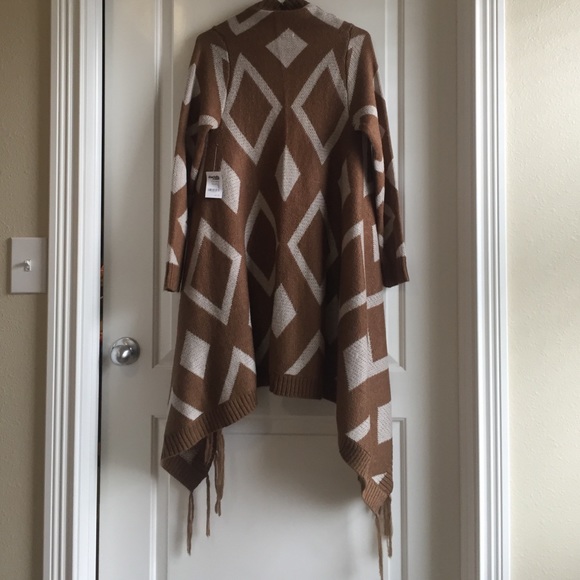 🆕 Sweater! - Picture 2 of 3