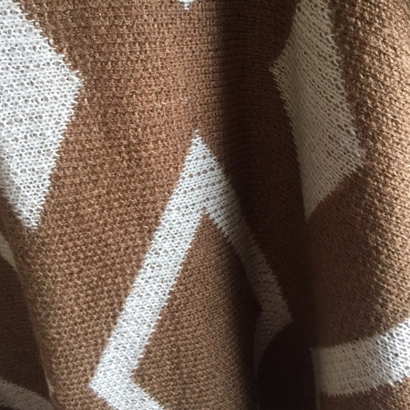 🆕 Sweater! - Picture 3 of 3