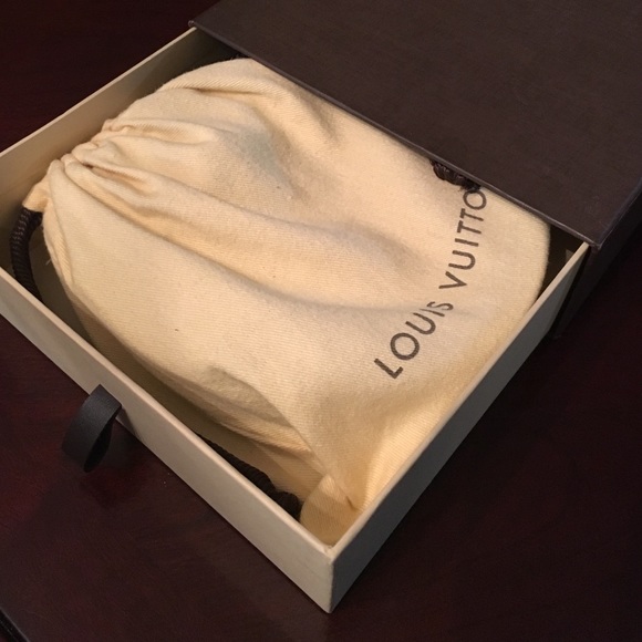 Louis Vuitton brown belt - Picture 3 of 3