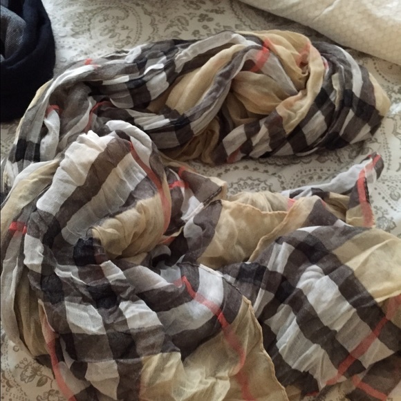 Huge haymarket check scarf!