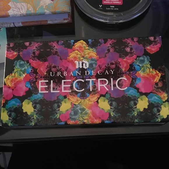 Urban Decay Electric Palette