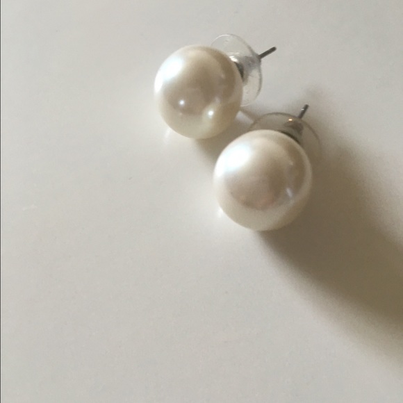 Pearl earrings