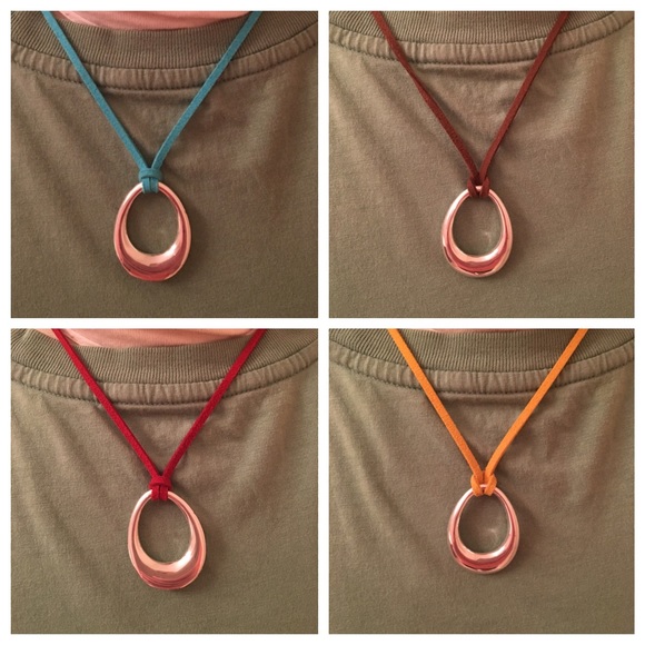 Silver pendant necklace w/ interchangeable chords