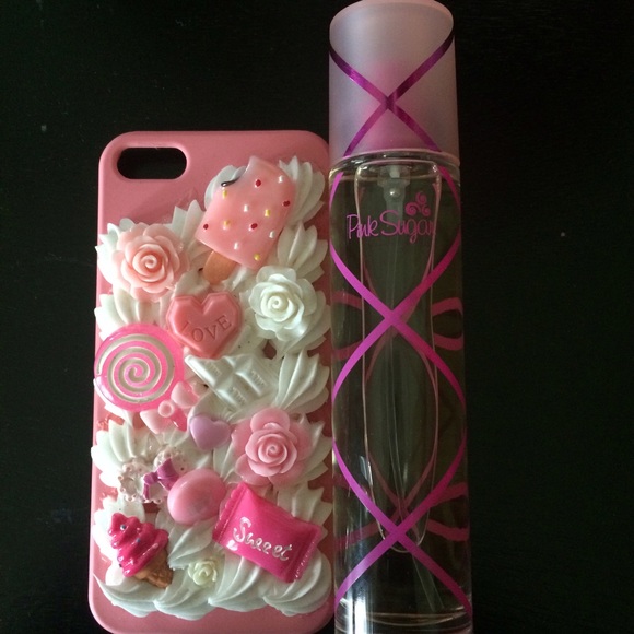 Pink sugar perfume