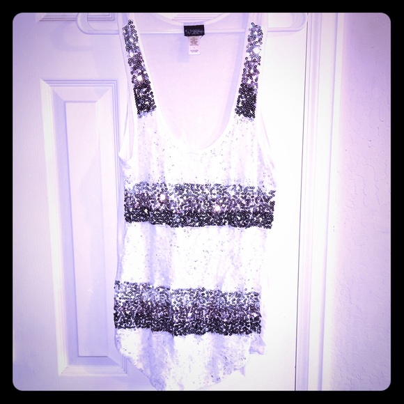 💎White tank with sparkling decals💎
