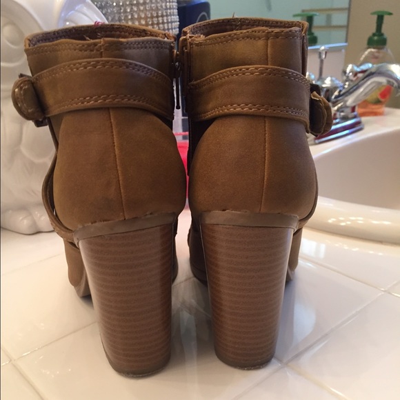 Lauren Conrad Boots - Picture 2 of 4