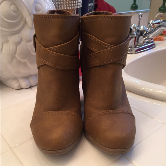 Lauren Conrad Boots - Picture 4 of 4